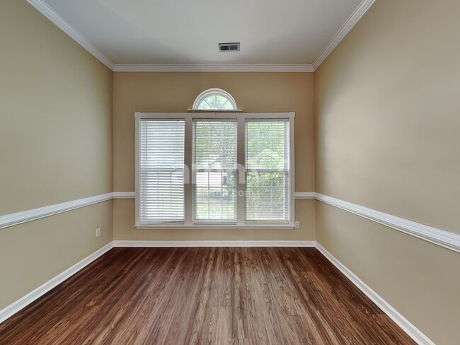 Foto del edificio - 9 Avenel Ct