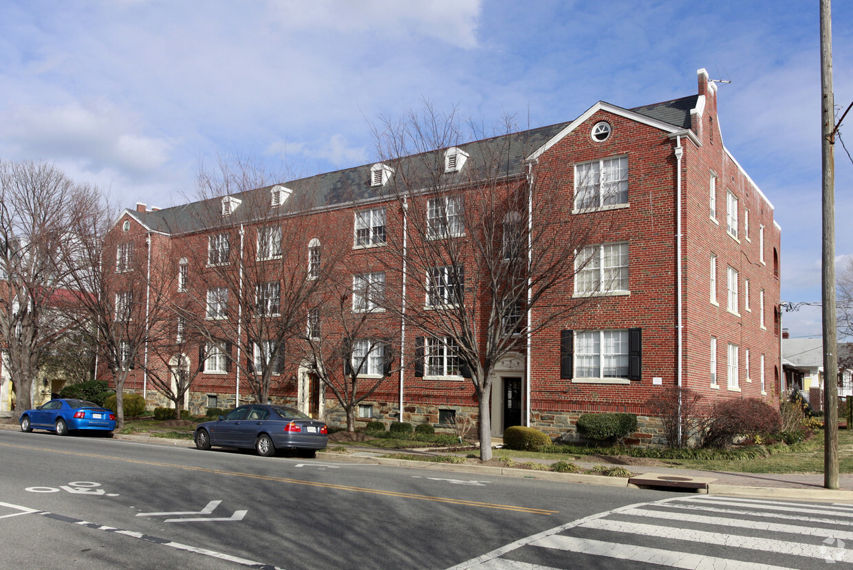 Primary Photo - 2701-2707 Mount Vernon Ave
