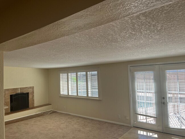 Foto del edificio - 7417 E Cambridge Ave