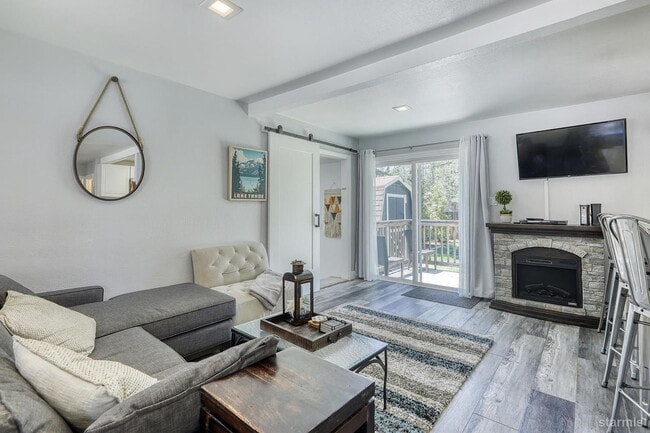 Building Photo - Single Family Home For Rent