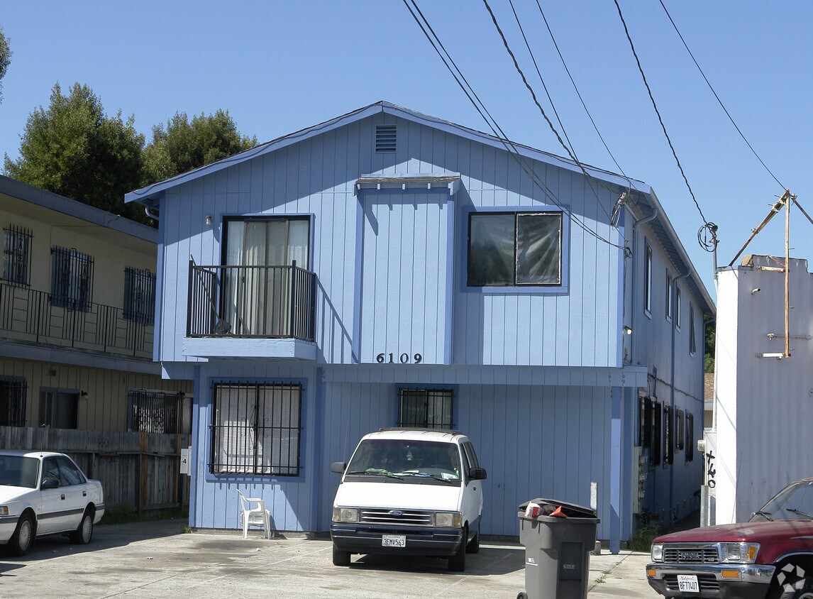 Primary Photo - 6109 Foothill Blvd