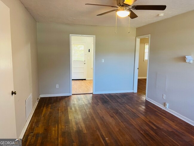 Building Photo - 531 Locke St