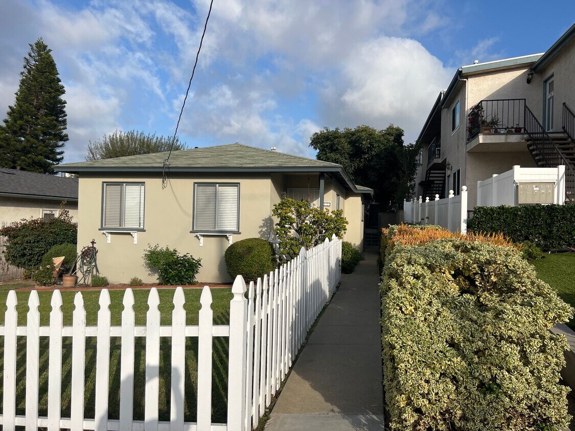 Sheldon St. - Sheldon St.