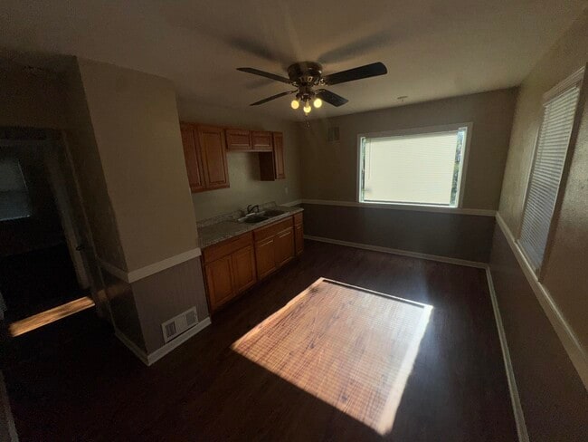 Building Photo - 4924 N 64th St