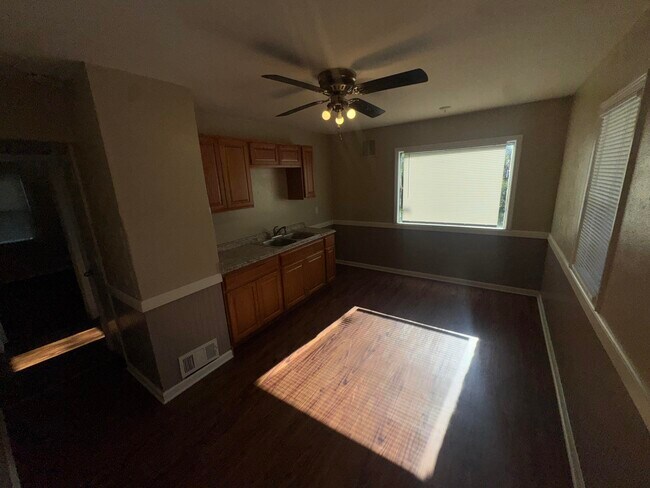 Foto del edificio - 4924 N 64th St