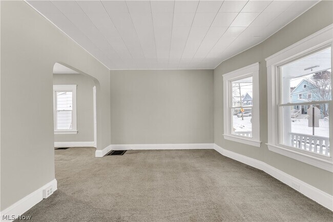 Building Photo - 1501 Botany Ave