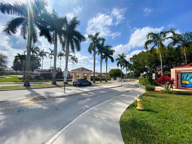 Building Photo - 734 NW 208th Dr