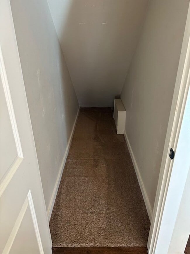 Building Photo - 125 Donna Ave