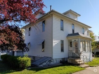 Building Photo - 2121 Walnut St