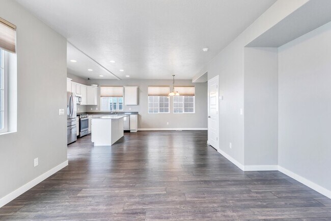 Building Photo - 5749 W Osprey Dr