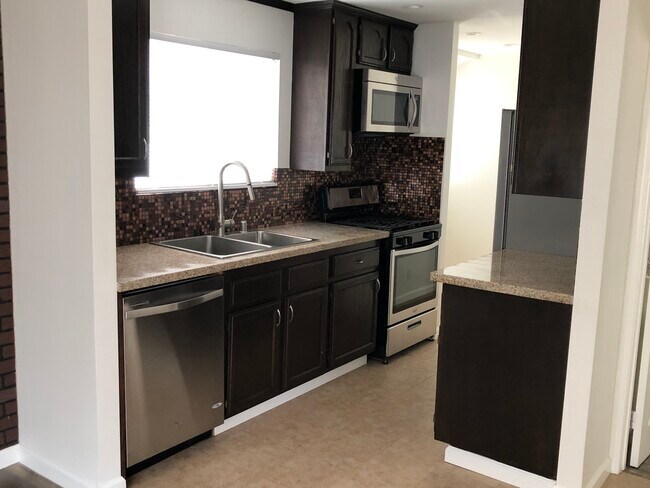 Foto del edificio - 1428 N Hoover St