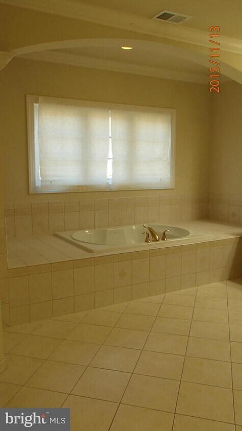 Foto principal - 3694 Stonewall Manor Dr