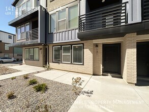 Building Photo - 141 E Amboise Ct