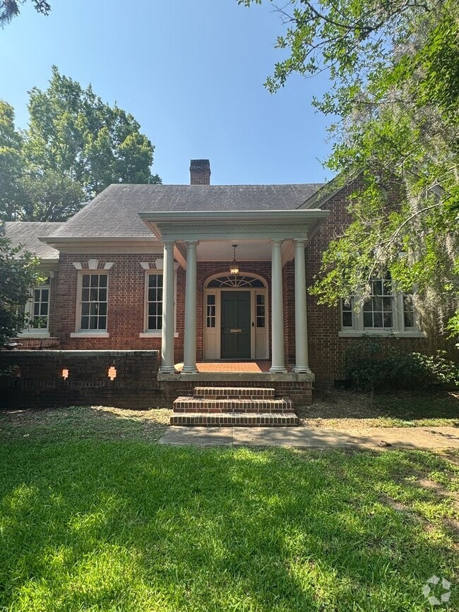 Building Photo - 714 E Fairview Ave