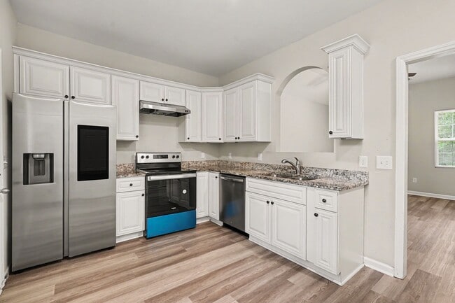 Building Photo - 635 Johns Ln