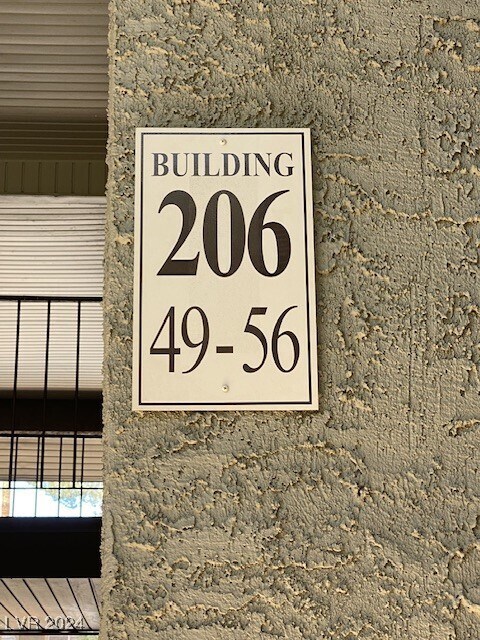 Building Photo - 4981 River Glen Dr