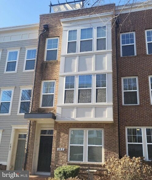 Primary Photo - 147 Decoverly Dr