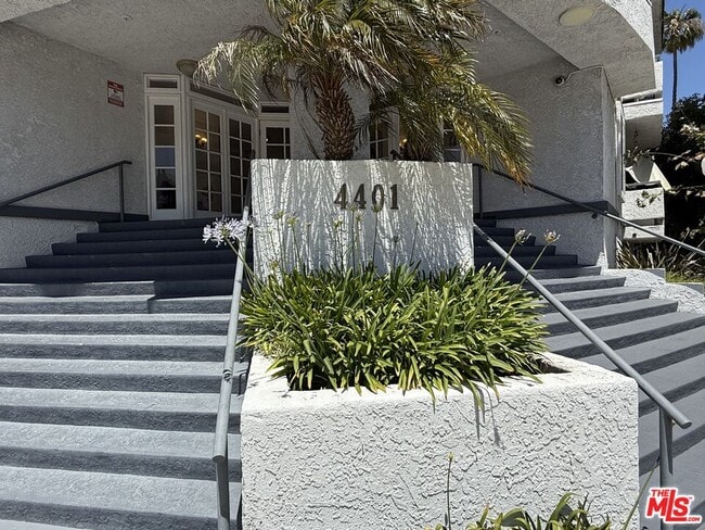 Foto del edificio - 4401 Sepulveda Blvd