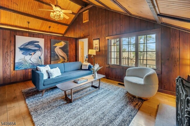 Foto del edificio - 7 Hillside Rd