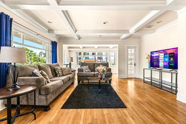 Building Photo - 841 E Ocean Blvd