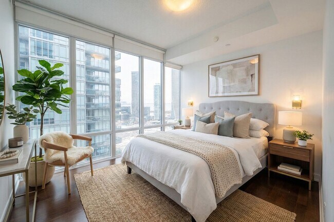 Building Photo - 88 Park Lawn Rd