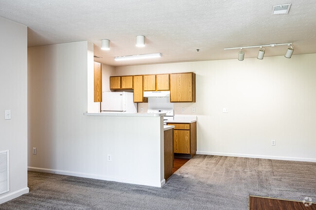 1BR, 1BA - 745SF - CROOKED CREEK I