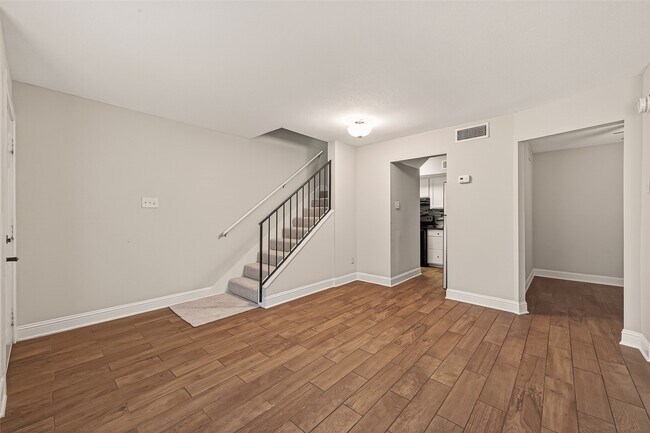 Foto del edificio - 754 Memorial Mews St