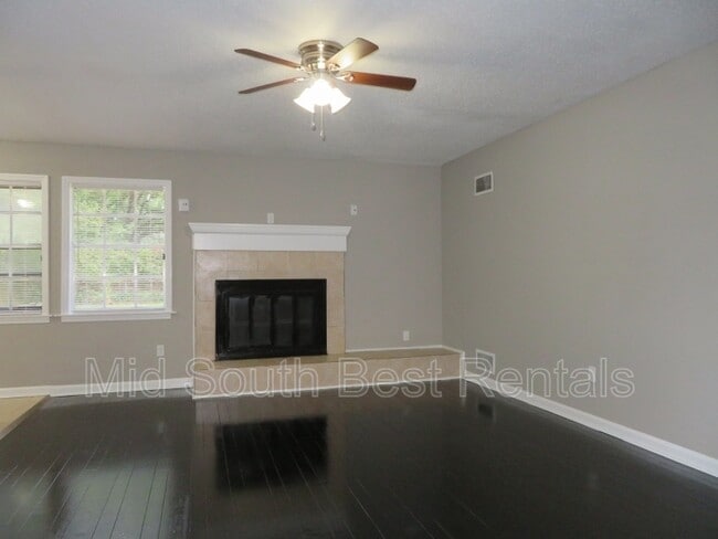 Building Photo - 5300 Fieldcrest Ave