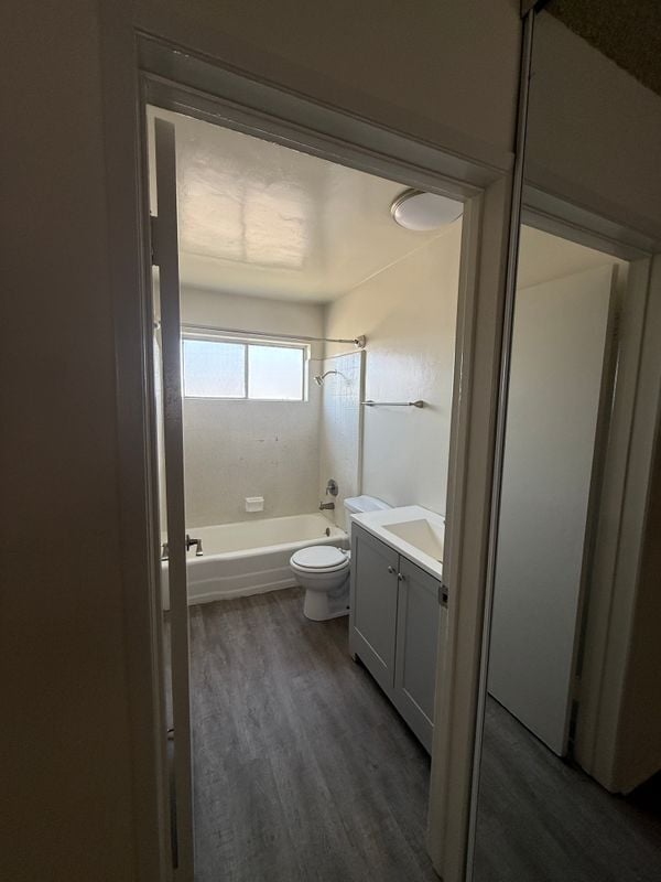 Foto del edificio - 17801 Sherman Way