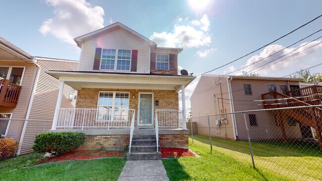 Building Photo - 1489 Bland St