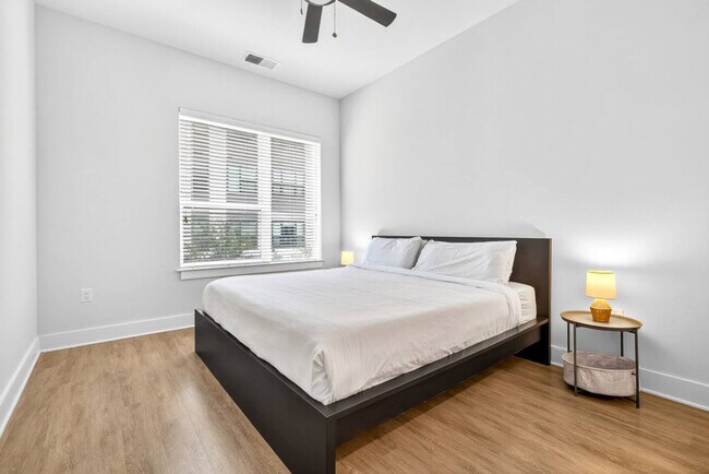 Foto del edificio - 1001 N Himes Ave