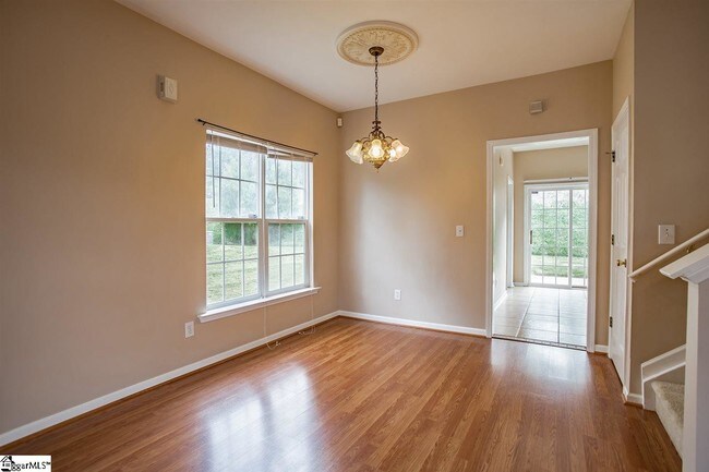 Building Photo - 521 Waterbrook Dr