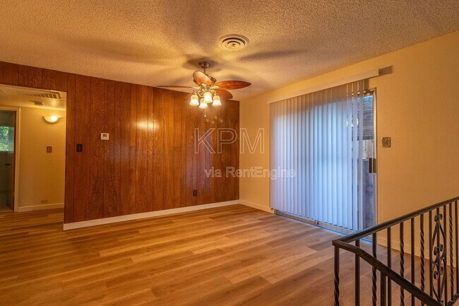 Foto del edificio - 422 Felton Way