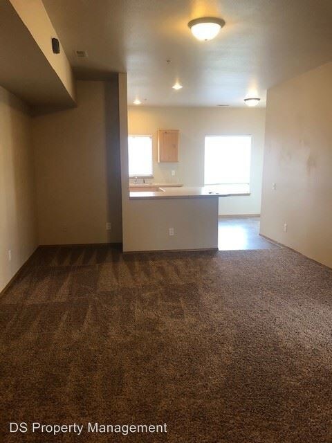 Building Photo - 2209 E Whispering Willow Ln