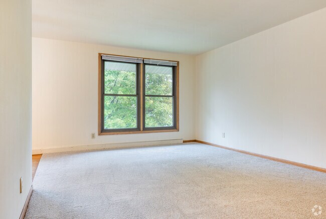 3 habitaciones, 1 baño - 1088 pies cuadrados - Sala de estar - Middleton Lakeview Apartments
