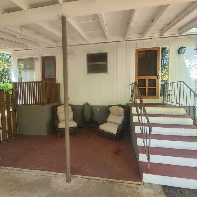 Foto del edificio - 3416 Alison Dr