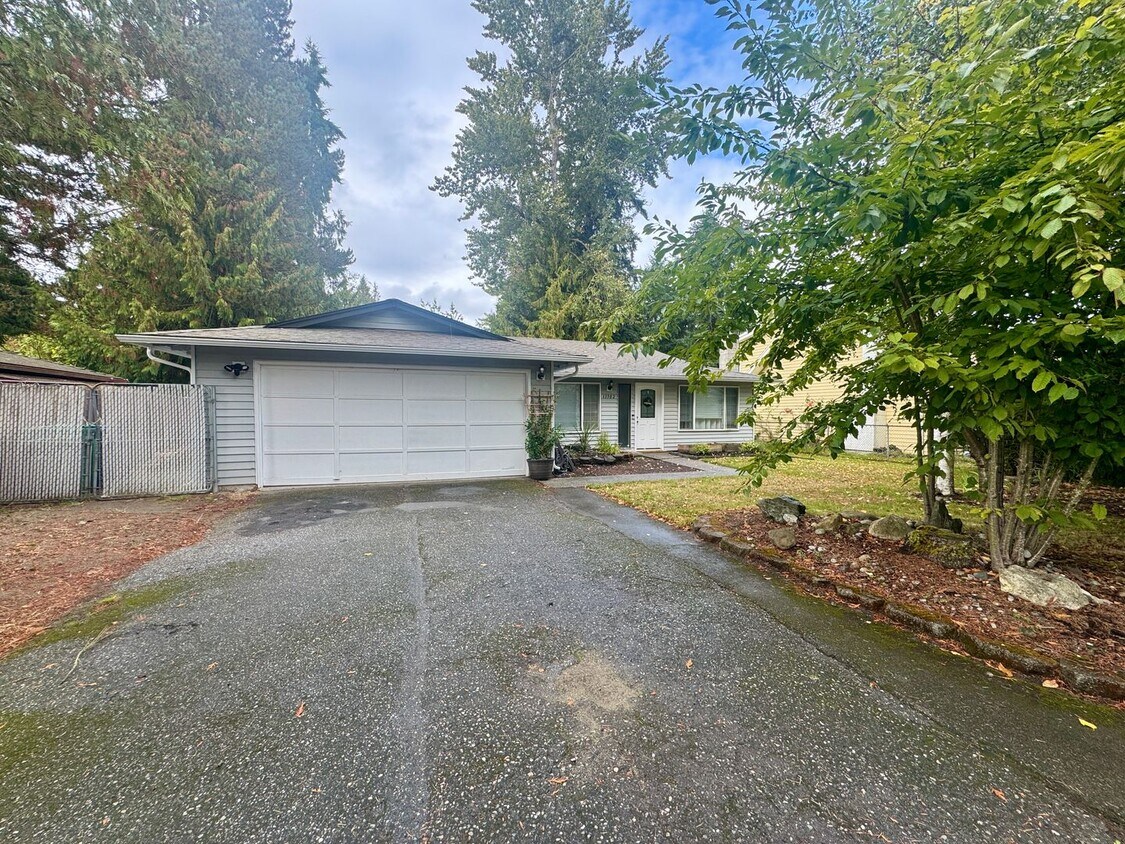 Primary Photo - 2 Week Move In Special - 3 Bedroom, 2 Bath...
