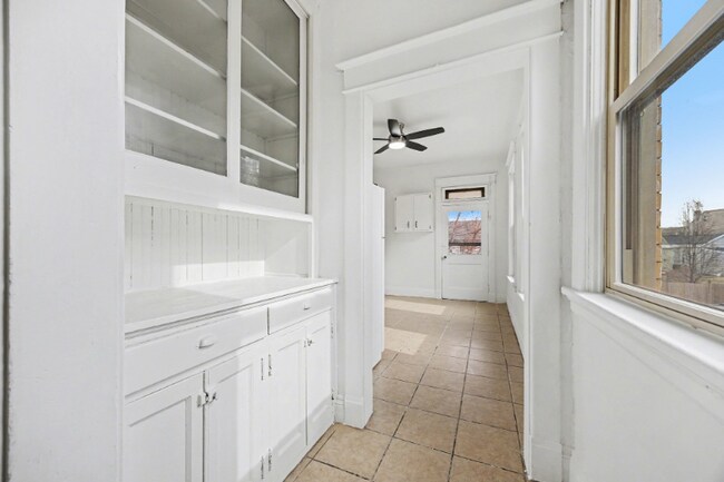 Building Photo - 37 Euclid St