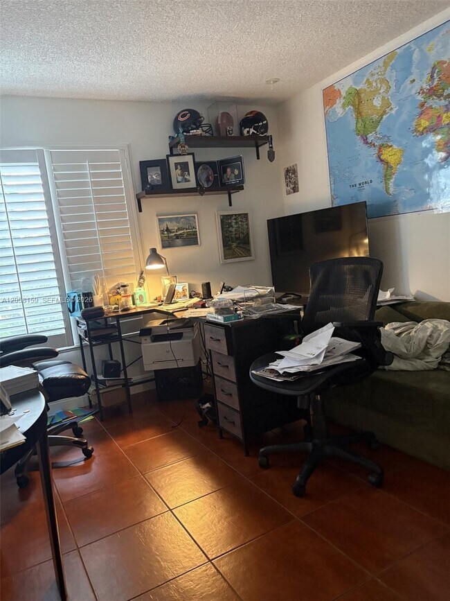 Foto del edificio - 2200 NE 7th St