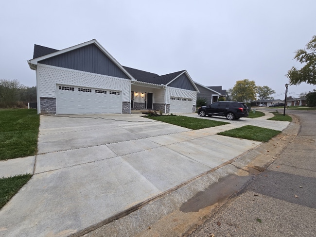 Building Photo - 229 Old Schaeffer Ln