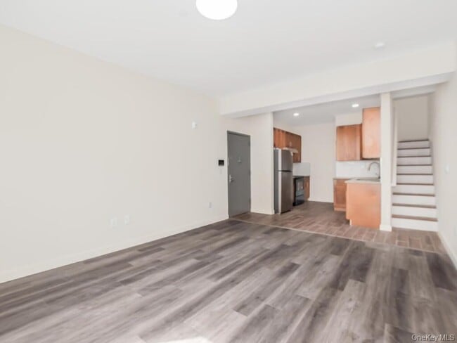 Foto del edificio - 409 Warburton Ave