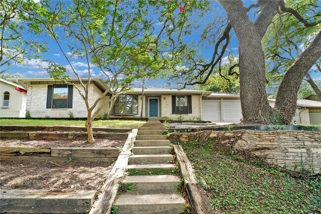 Building Photo - 8827 Mountain Path Cir