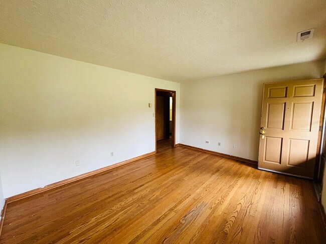 Foto del edificio - 1504 Thomas Ln