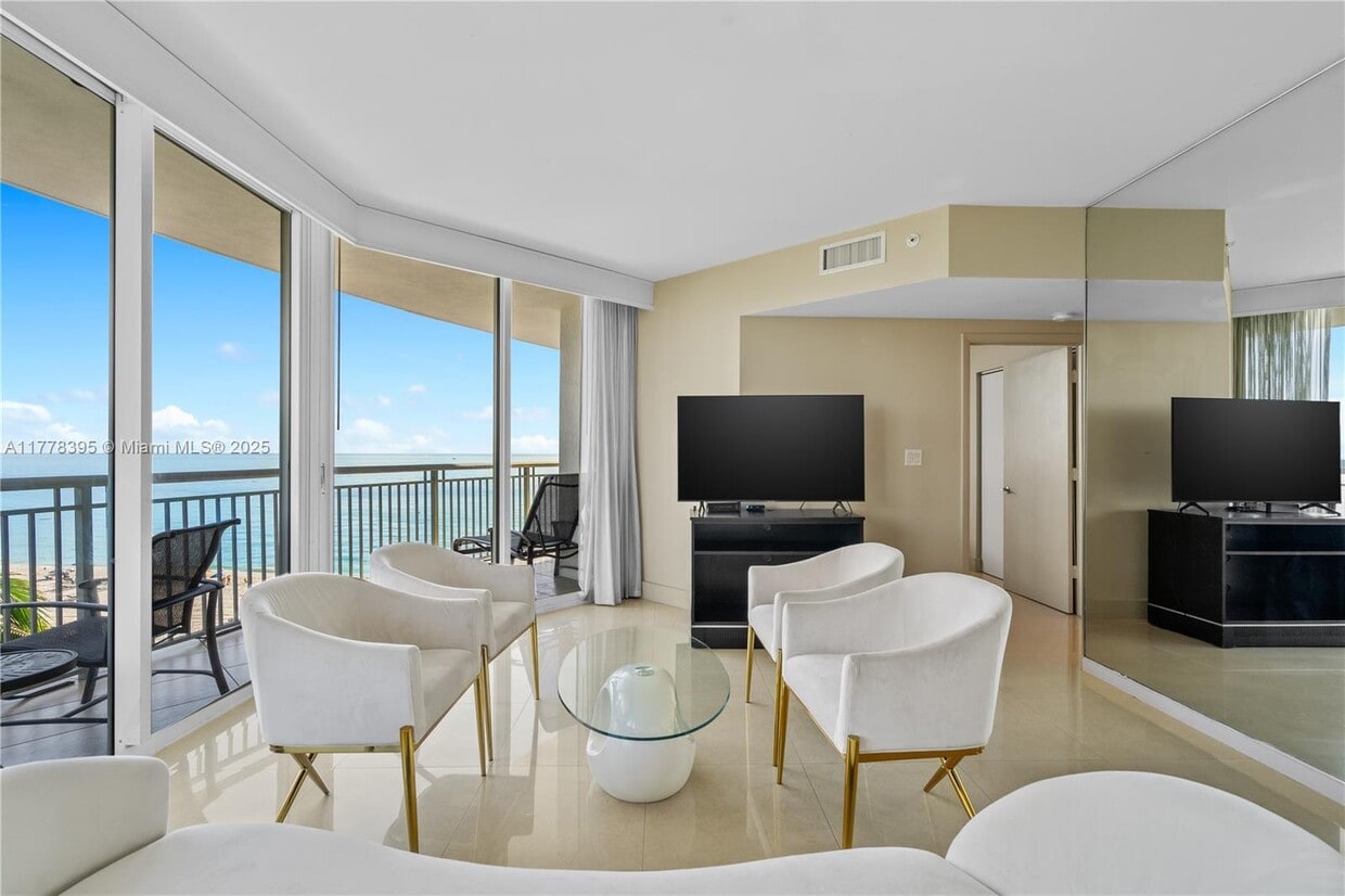 Primary Photo - 17375 Collins Ave