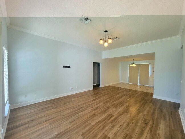 Building Photo - 316 Brady Way