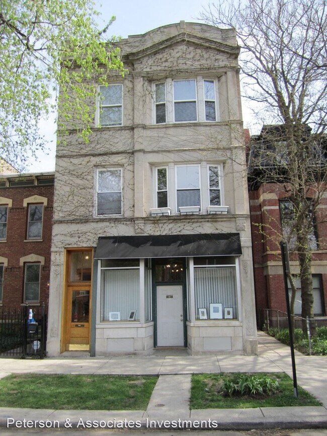 Building Photo - 1929 W Evergreen Ave