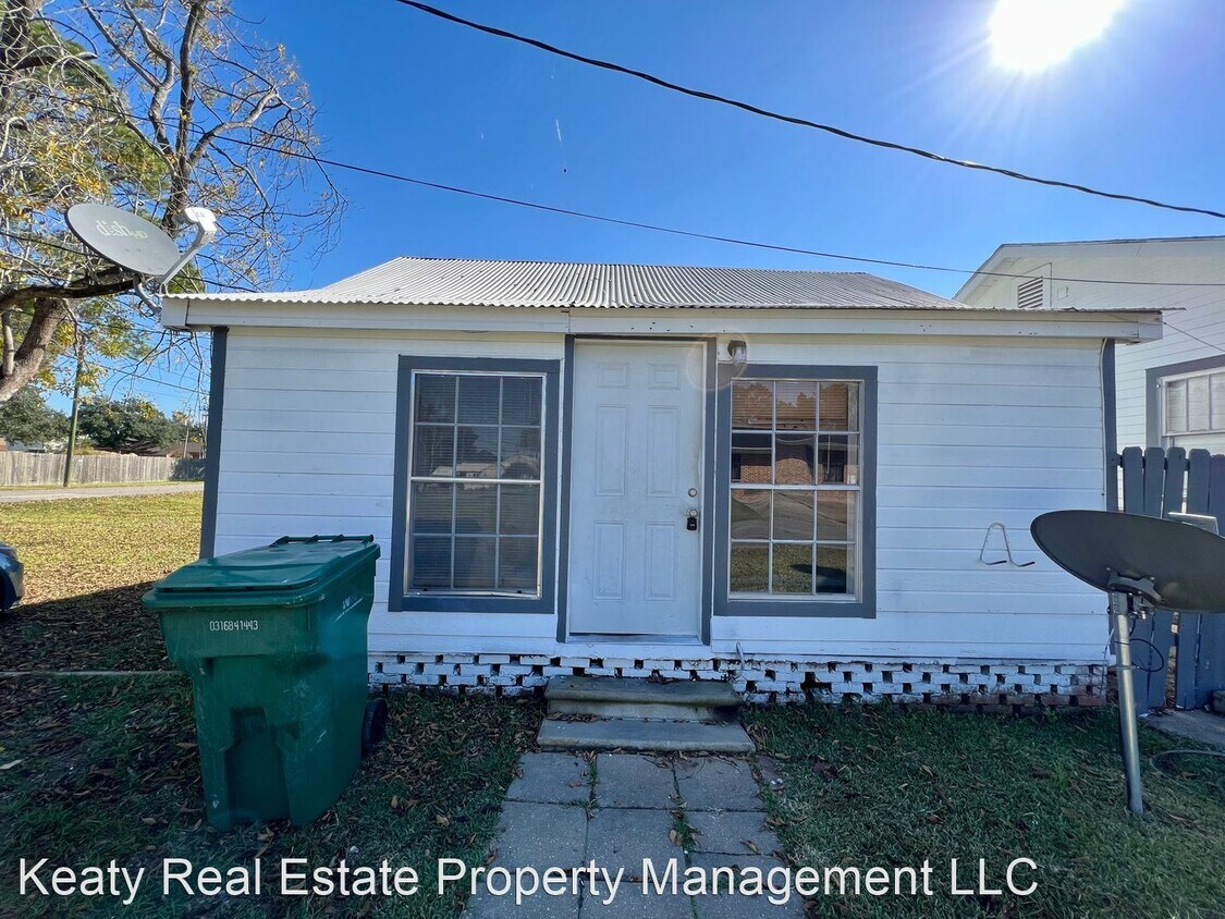 1 br, 1 bath House 303 S Washington St House for Rent in Broussard