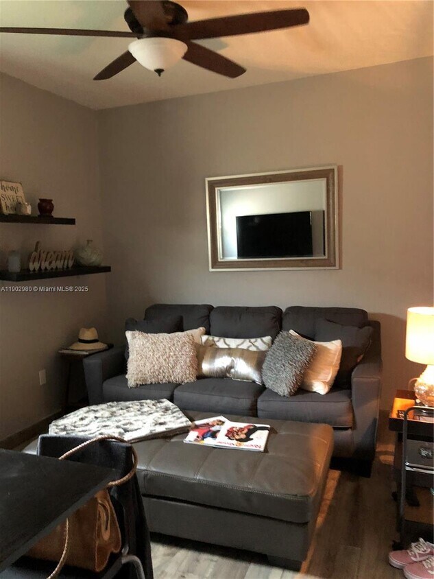 Foto del edificio - 4405 SW 162nd Ct