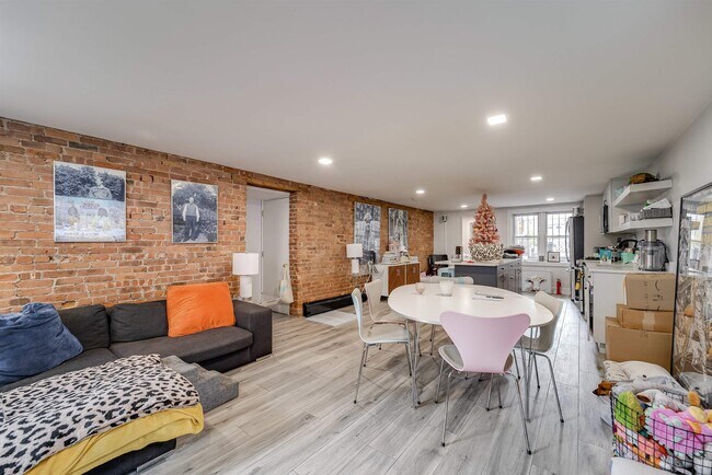 Foto del edificio - 266 3rd St