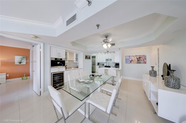 Foto del edificio - 9341 Collins Ave